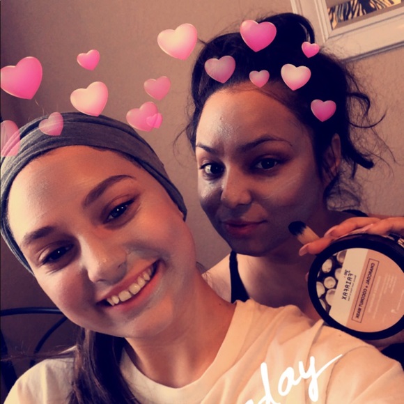 Meet your Posher🤗 - Picture 6 of 7